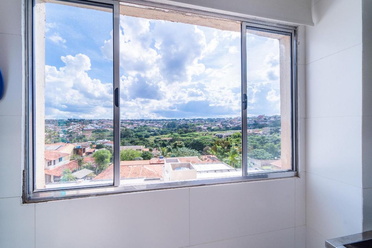 Ap 85M2 , 2Qts Com Suite , Estacionamento, Cozinha Completa , Wi-Fi 500Mb , Jr Catito Brasilia Bagian luar foto